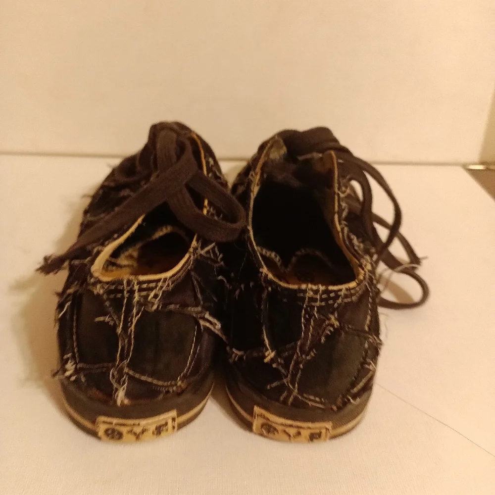 Y2K patch shoes black size 7.5